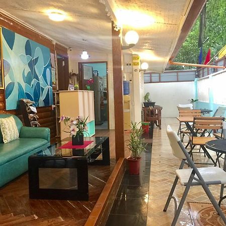 Ace Traveller'S Inn Пуэрто-Принцеса Экстерьер фото